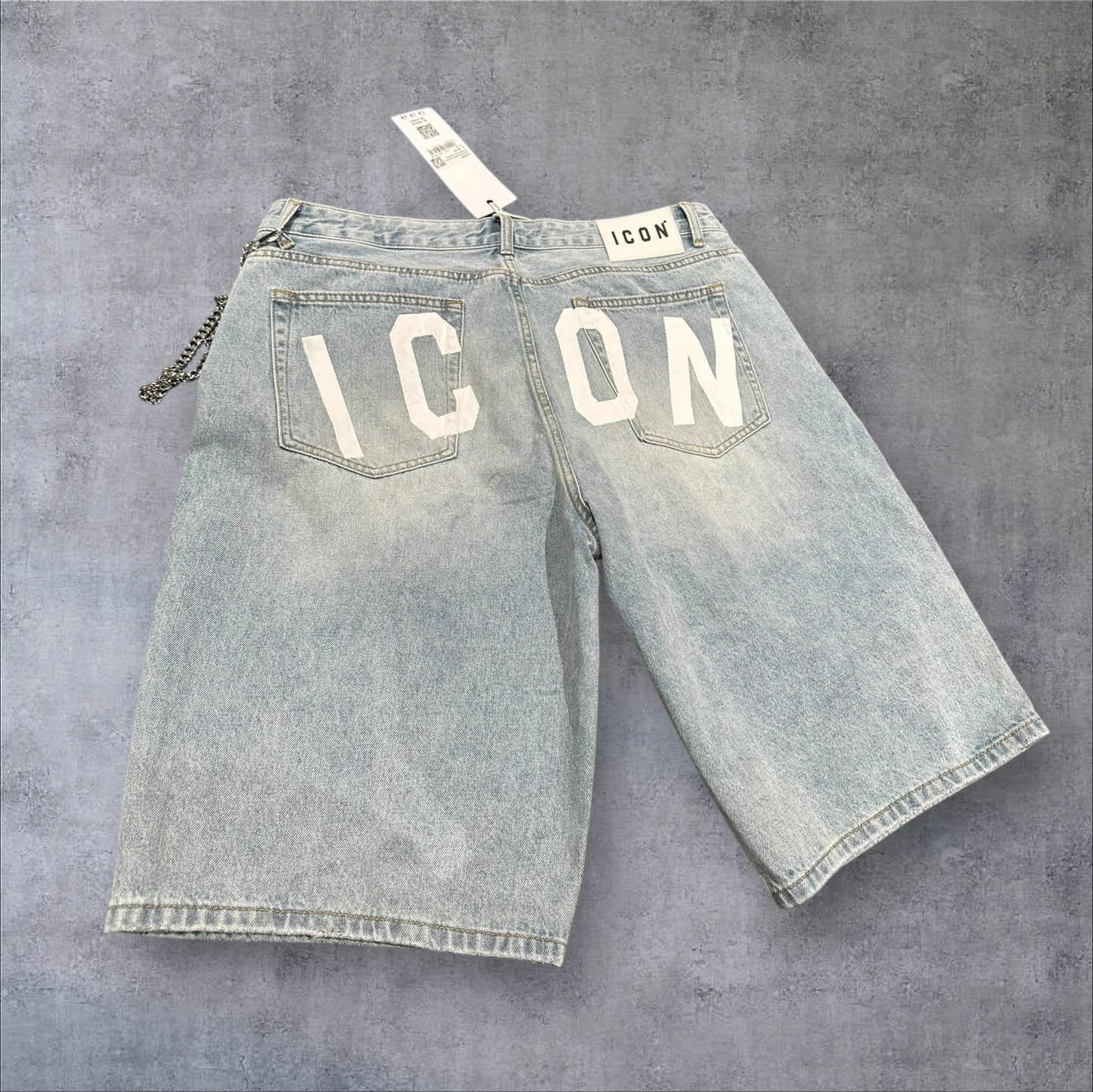 Short icon logo back